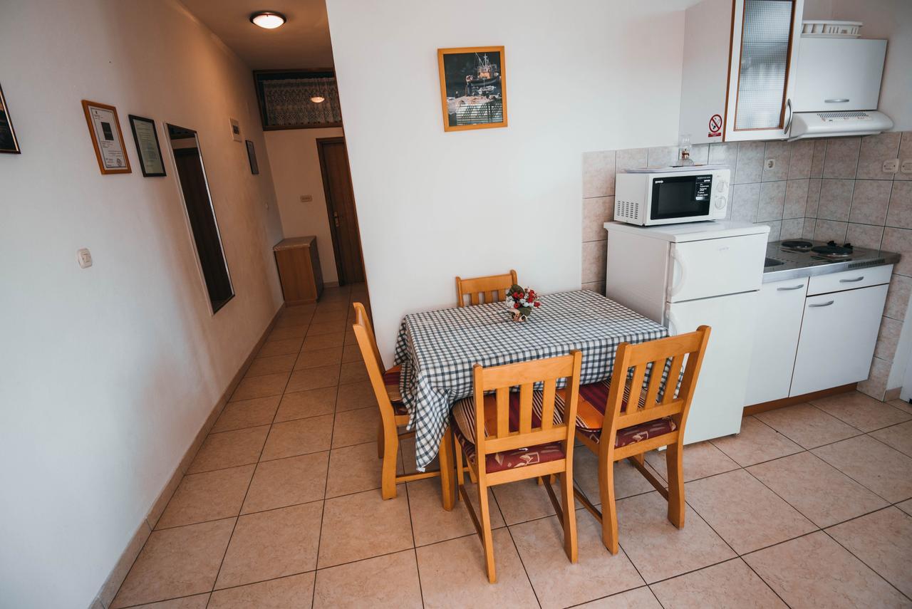 Apartments Visnjic Zaboric Exterior photo